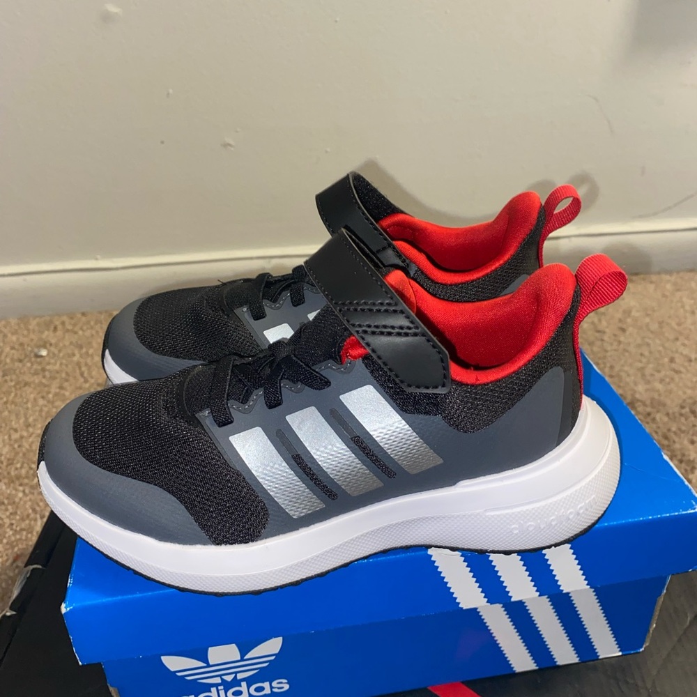 Pre school 12c Nwb Adidas Kids' Black and Red Sneakers